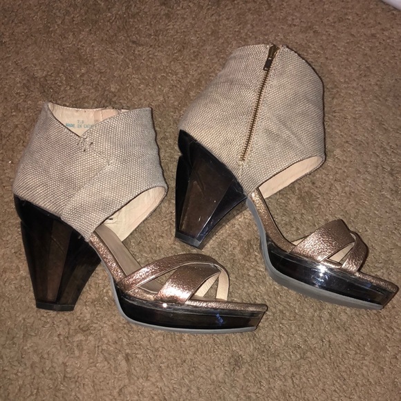 Faryl Robin Drea Metallic Ankle Heel - Picture 2 of 7